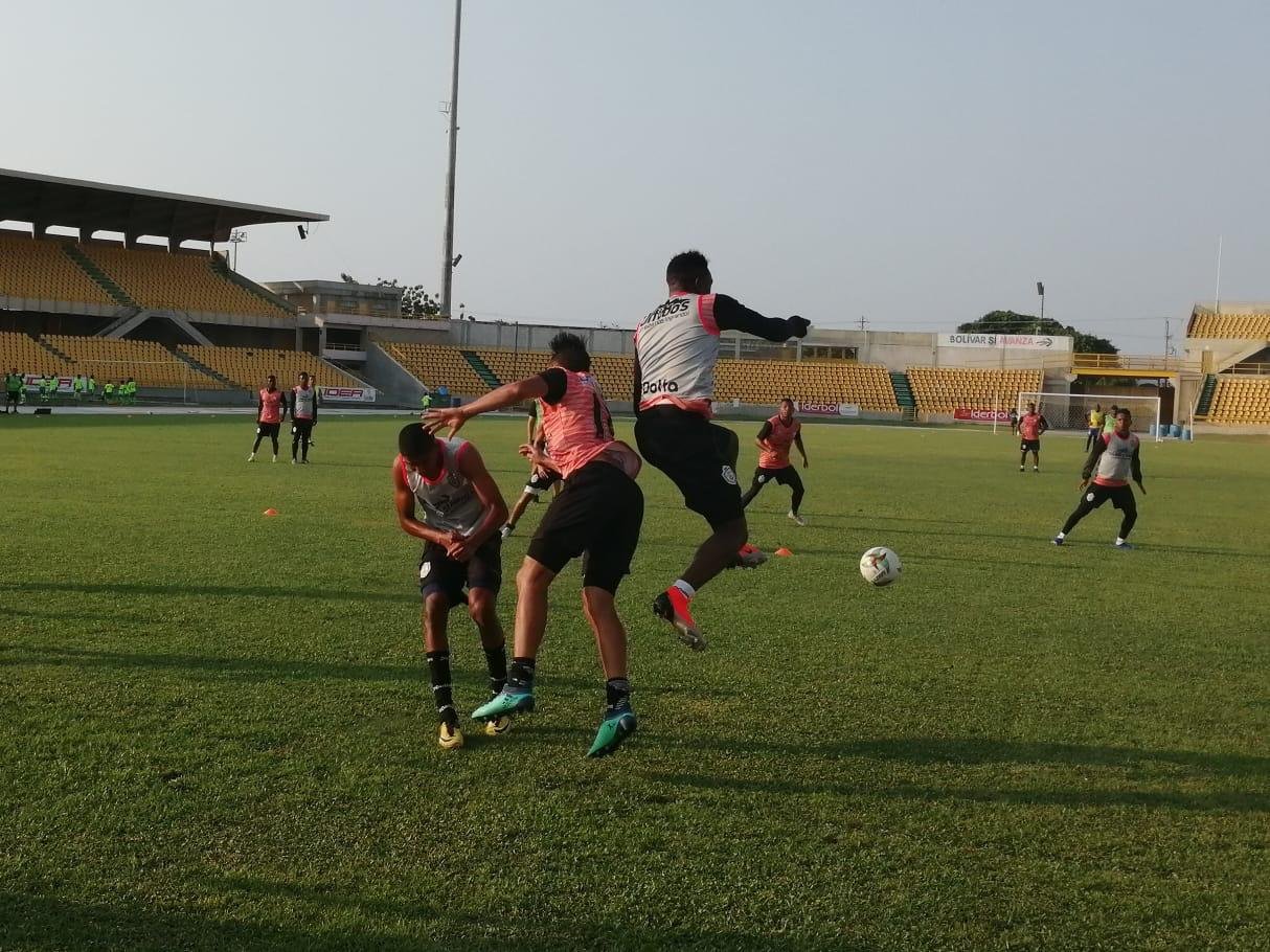 Real Cartagena entrenando