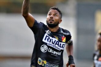 El volante cartagenero anotó su tercer gol del año, el segundo por Liga Betplay, y fue resaltado como el mejor jugador de la cancha.
