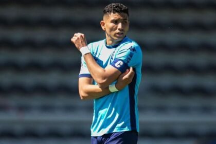 El volante cartagenero de 20 años, que ahora también puede jugar de defensor central, es capitán y figura del FC Vizela sub-23.