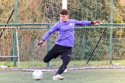 Tiene 22 años y juega en el ascenso de Bélgica, donde disputó 15 partidos y sacó 8 veces su arco en cero. Quiere jugar en Real Cartagena.