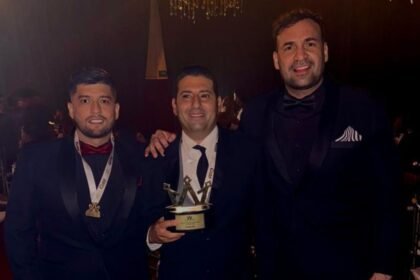 Uno de los reconocimientos que se otorgaron fue el de “Mejor empresario del año”, el cual fue entregado a Moisés Tarud, quien estuvo acompañado por sus socios Luis Navas y Gary Caro.
