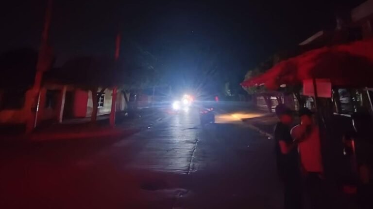 Los arjoneros vuelven a sufrir la tortura de pasar noches enteras sin energía, con 40 grados de sensación térmica, gracias a Afinia.