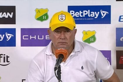 El DT de Real Cartagena dijo que no tenía por qué explicar la salida de Luis Sandoval, y que no era justo cargar a Valencia con la culpa.