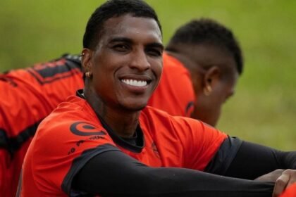 Johan Arango refuerza al Club 11 de Mayo en Ecuador