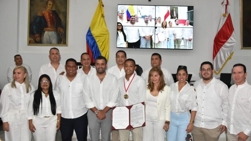Luis Fernando Muriel recibe la Orden de Barlovento en Atlántico