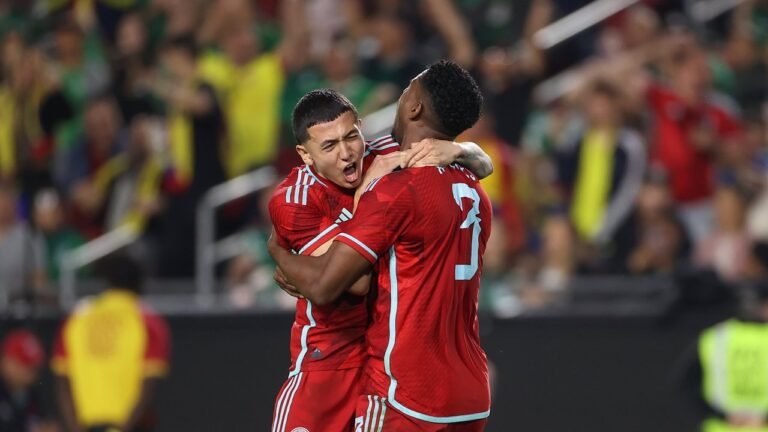Atlético Nacional prepara los fichajes de Poveda y Reyes