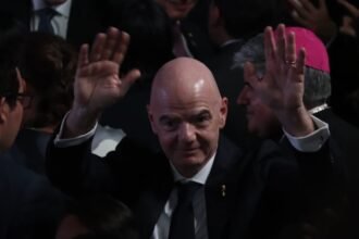 Coalición mundial de hinchas exige renuncia de Gianni Infantino