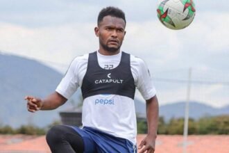 Elvis Perlaza entrena en Colombia: incertidumbre sobre su futuro