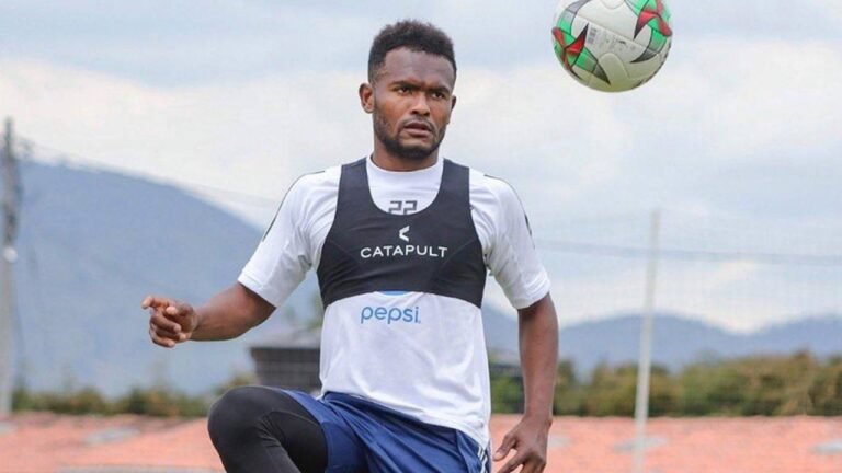Elvis Perlaza entrena en Colombia: incertidumbre sobre su futuro