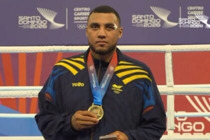 Juan Pablo Patiño gana oro en boxeo en Juegos Centroamericanos