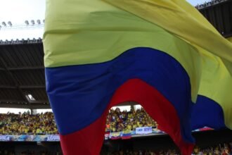 Jugadores históricos se unen en Bogotá por la causa 'Levantemos a Colombia'