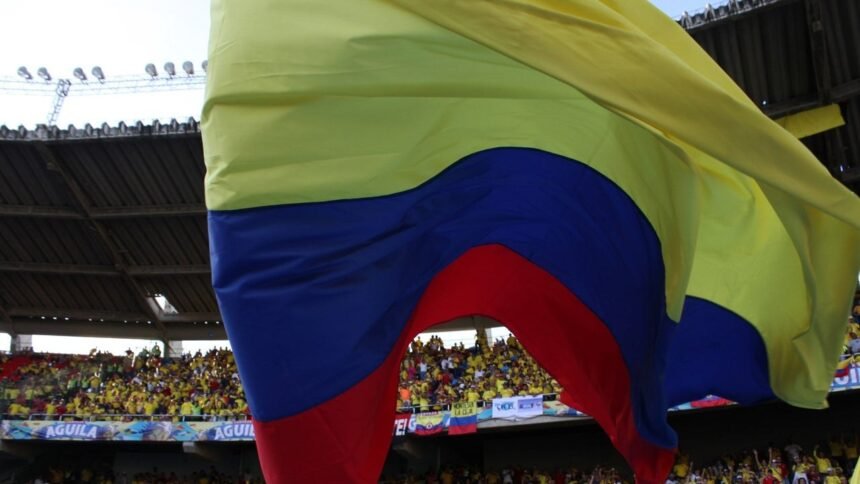 Jugadores históricos se unen en Bogotá por la causa 'Levantemos a Colombia'