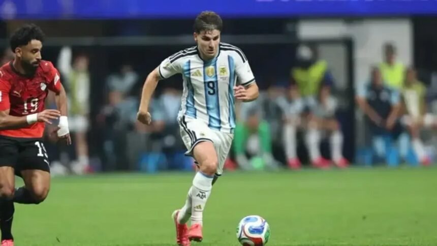 Julián Álvarez en dilema: sus declaraciones podrían forzar su salida del Atlético