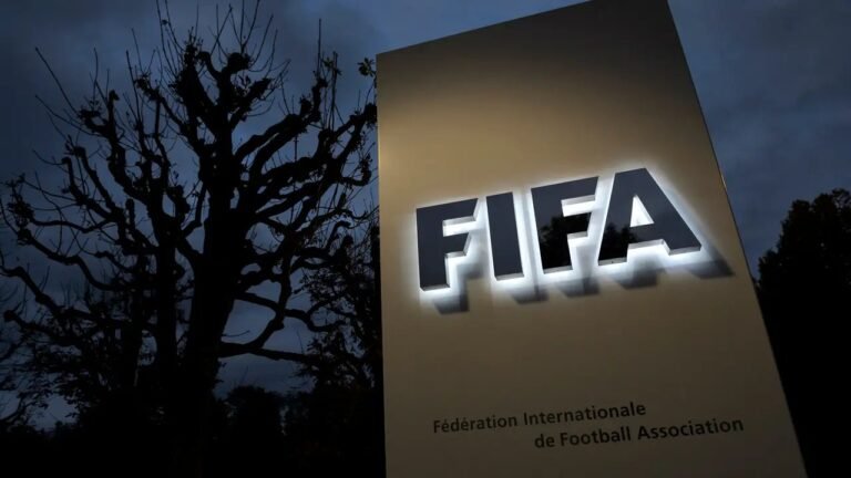 Leyendas del fútbol reclaman cambios en la gestión de la FIFA