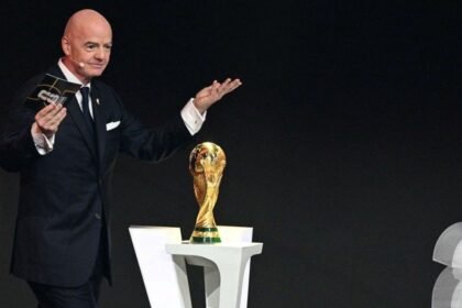 Samuel Eto'o respalda a Gianni Infantino en medio de críticas
