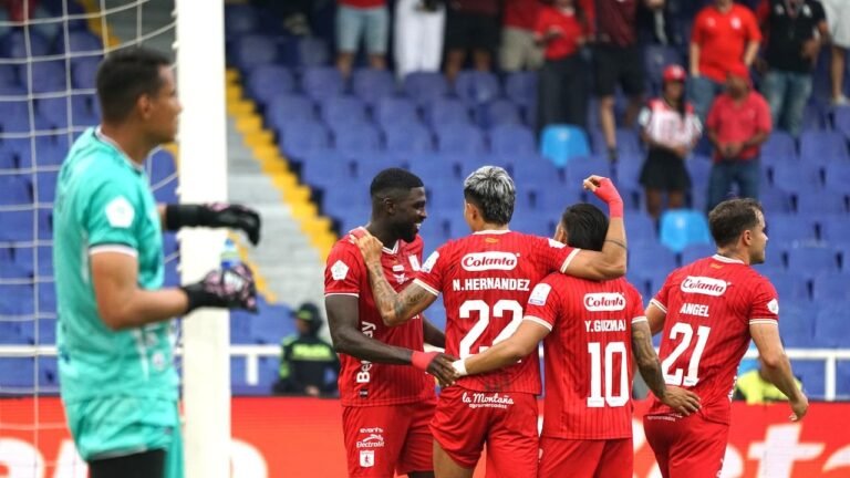 América de Cali enfrenta a Deportes Tolima buscando reafirmar su liderato