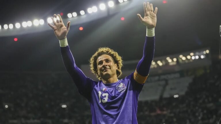 Memo Ochoa sorprendido por la decisión de jugar en el Mundial ante Chequia