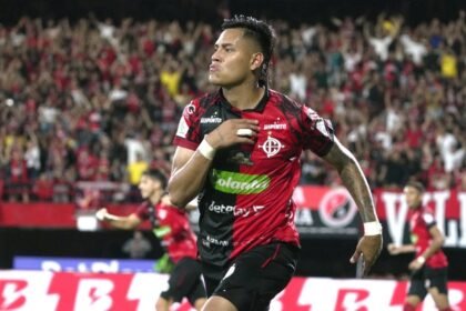 Jaime Peralta renueva contrato con Cúcuta Deportivo hasta 2028