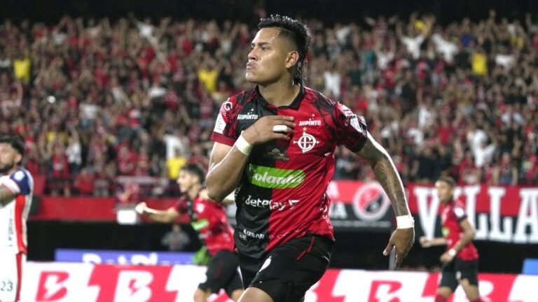 Jaime Peralta renueva contrato con Cúcuta Deportivo hasta 2028