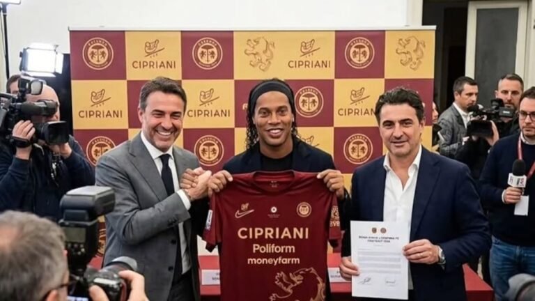 Ronaldinho vuelve al fútbol: debutará en el Rávena de Italia